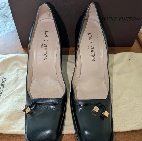 Louis Vuitton Black Leather Charmed Cube Vintage Pumps. SZ 6.5. - Picture 5 of 10